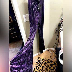 KILLSTAR VALEFOR FLARES size XL, purple velour NWT